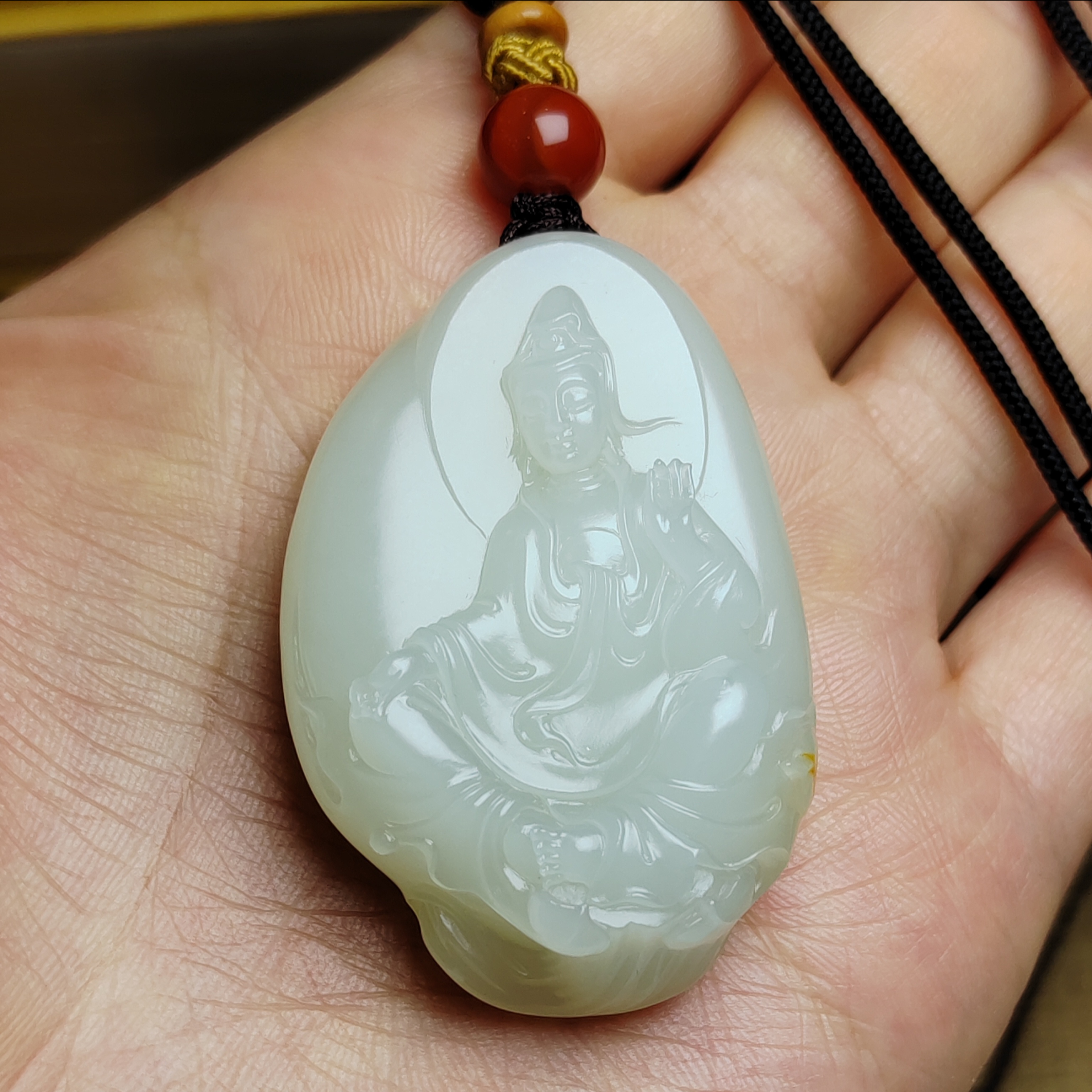 新疆和田玉 观音挂件 苏工玉雕 暖白一级 密度过灯几乎无结构