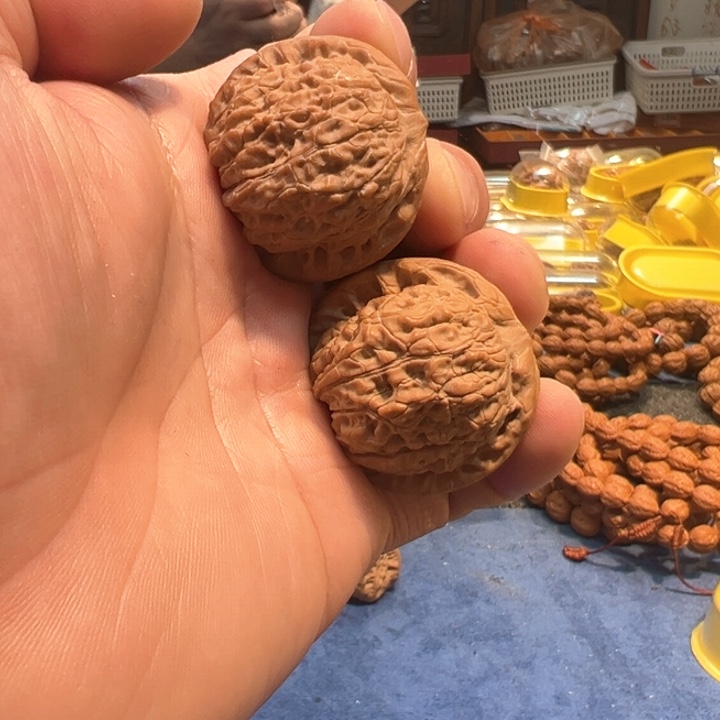 文玩核桃把件血麒麟