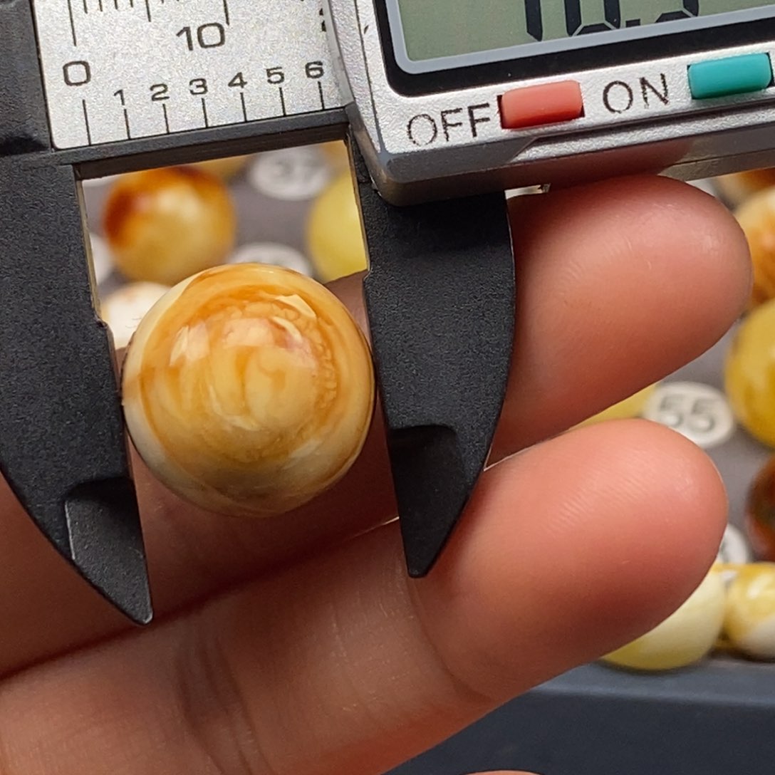 蜜蜡珠宝奇石未镶嵌