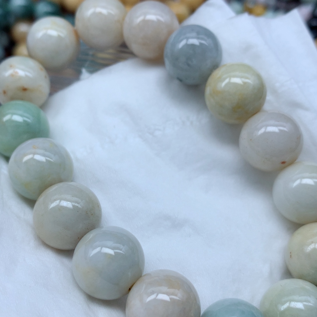 翡翠未镶嵌颈饰珠子