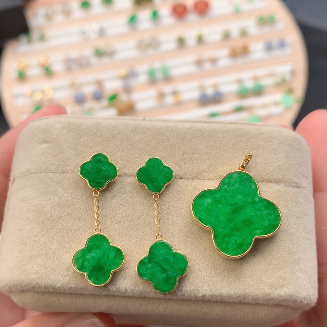 翡翠18K金镶嵌耳饰翡翠