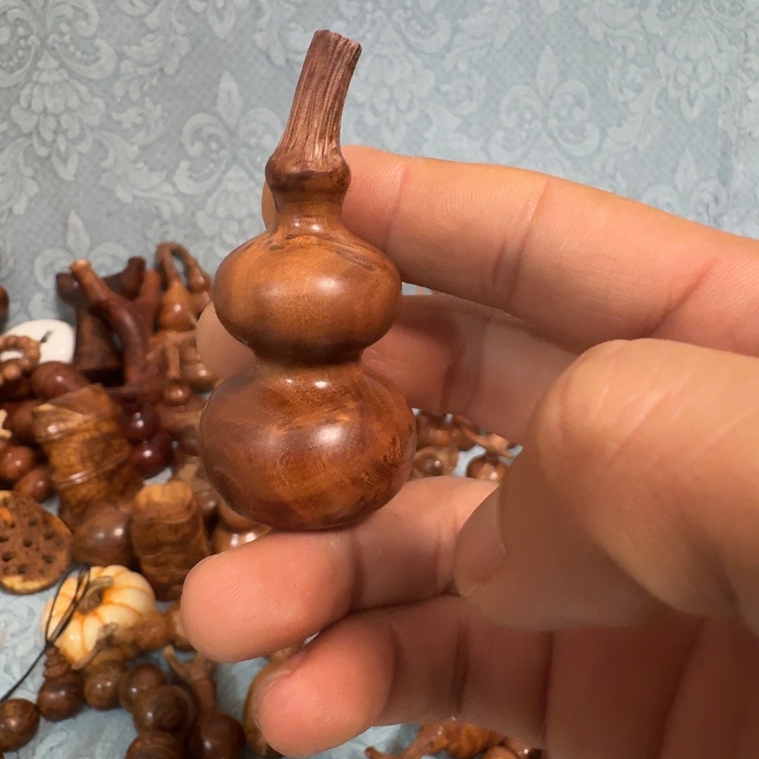 7***.木麻梨疙瘩手工雕刻葫芦