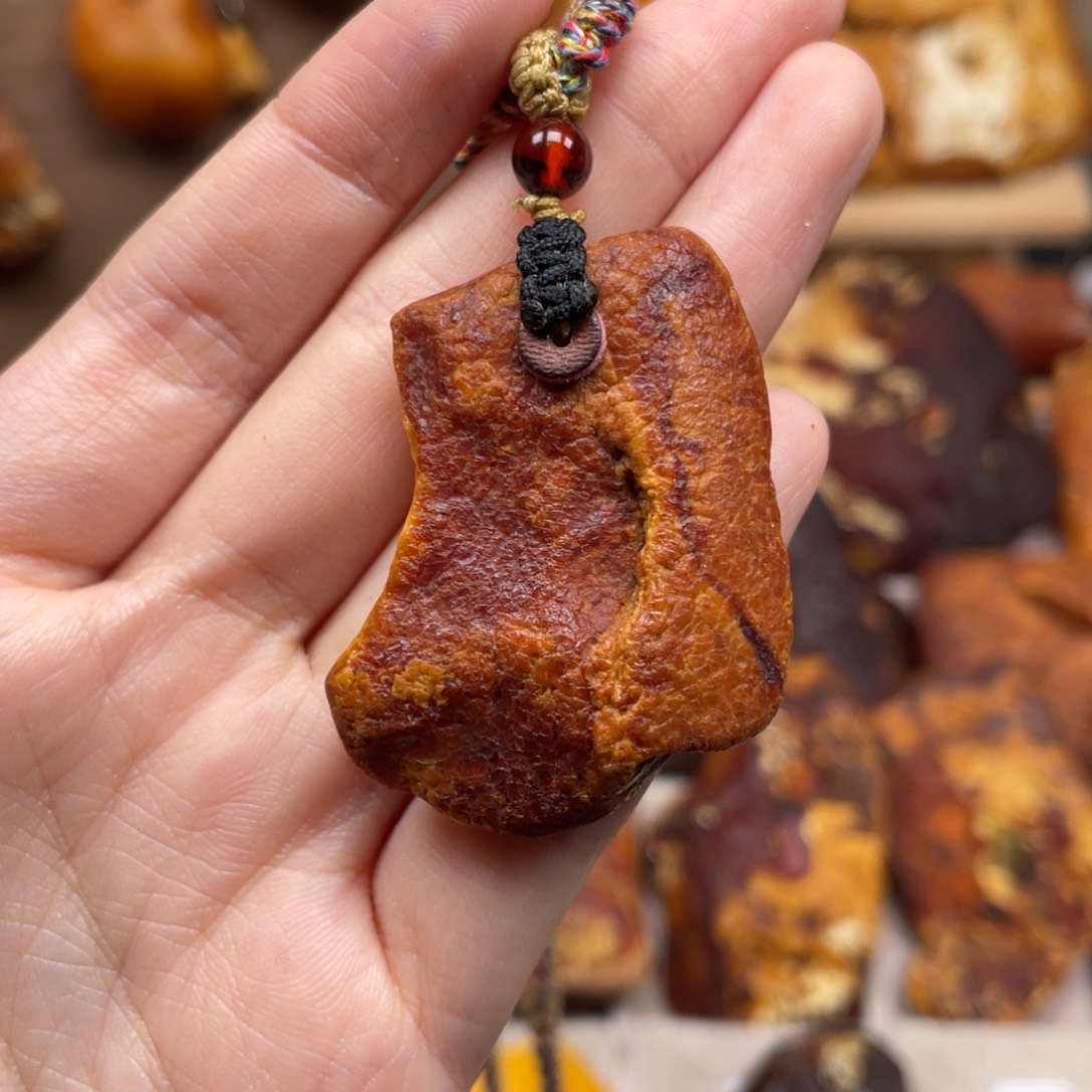 琥珀未镶嵌珠宝奇石