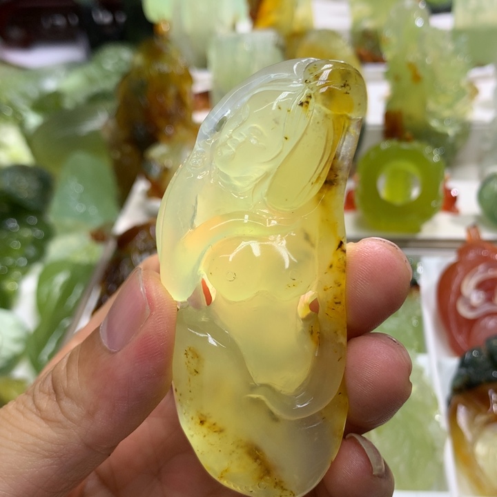 蛇纹石玉未镶嵌珠宝奇石