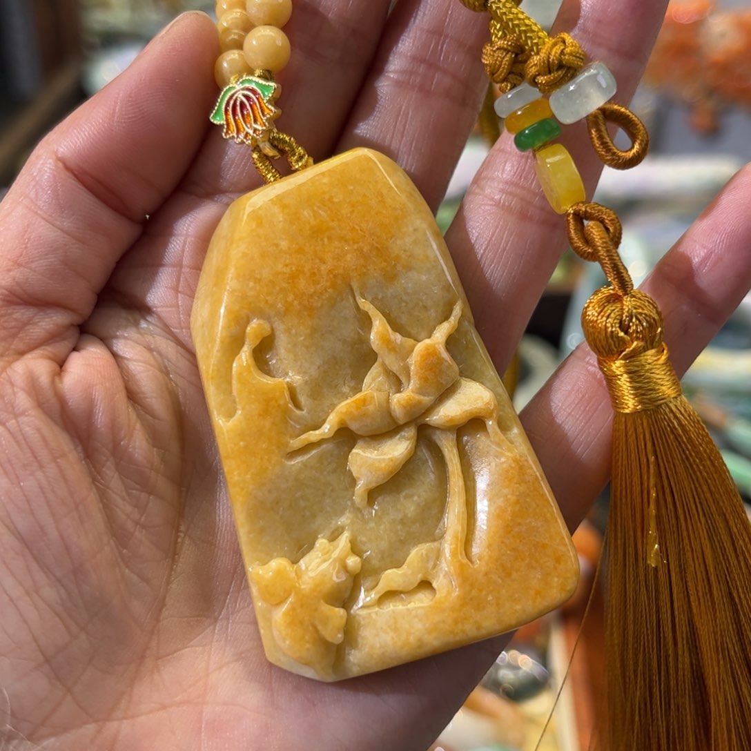 翡翠颈饰未镶嵌待编款