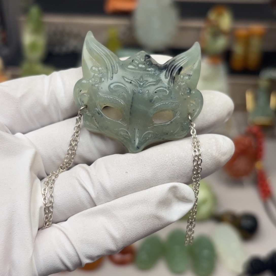 蛇纹石玉颈饰未镶嵌