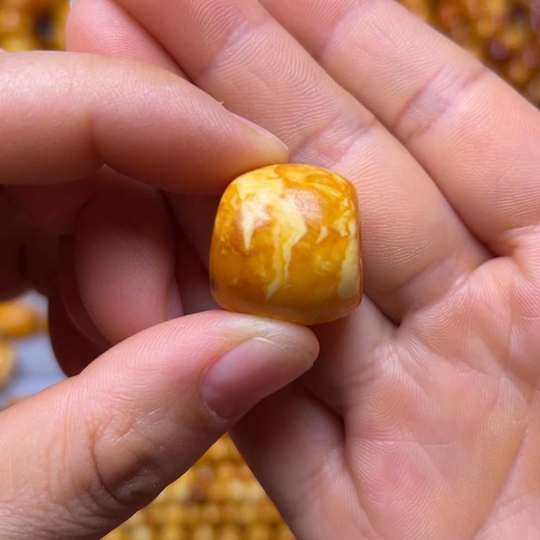 琥珀未镶嵌吊坠(不含链)