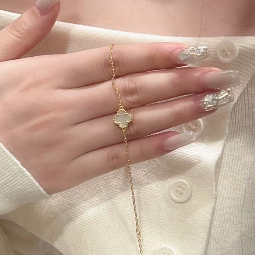 18k金mini白色小单花手链GHJ