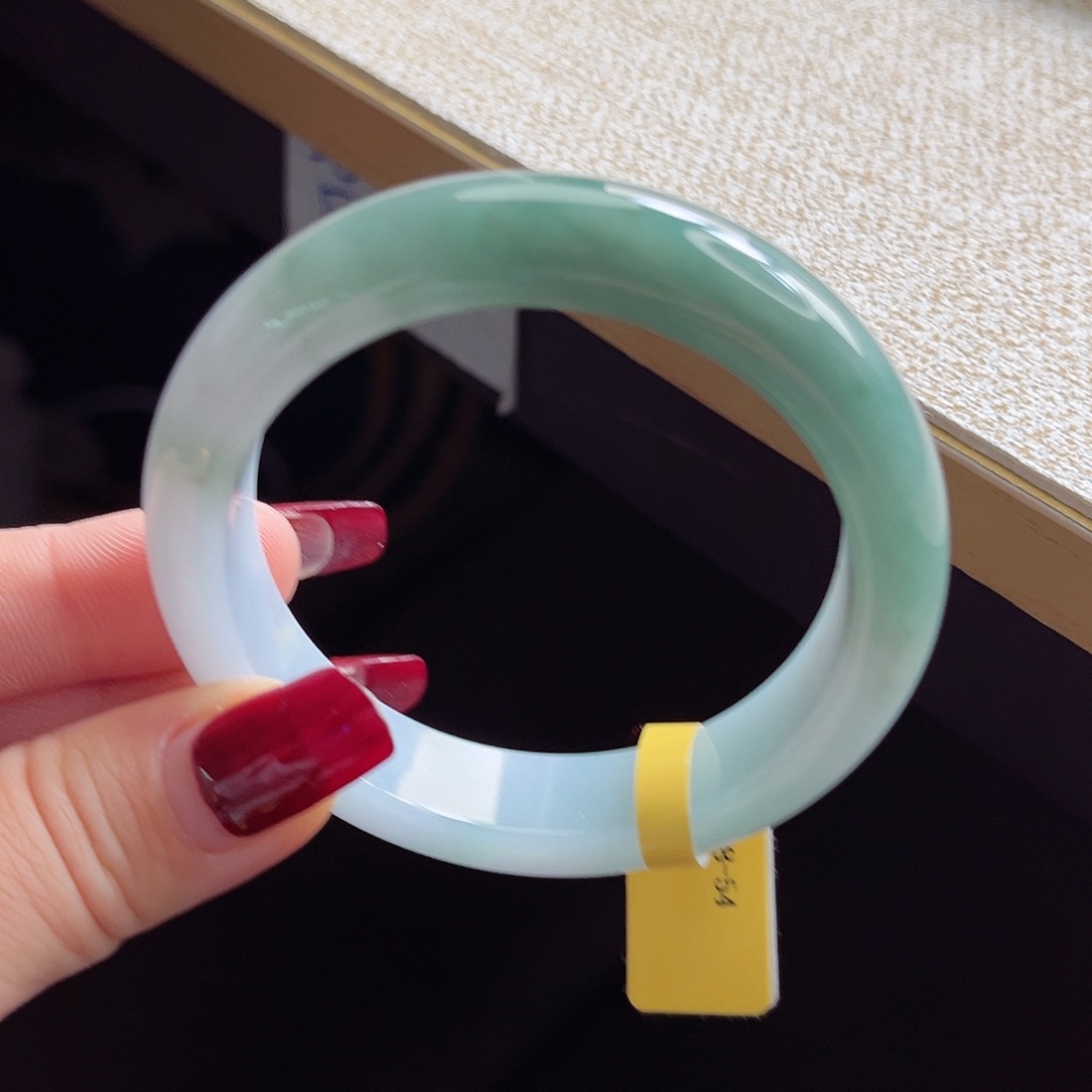 翡翠手镯未镶嵌手镯