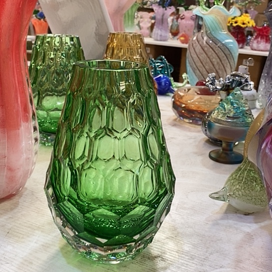 琉璃花瓶高22厘米口径6厘米