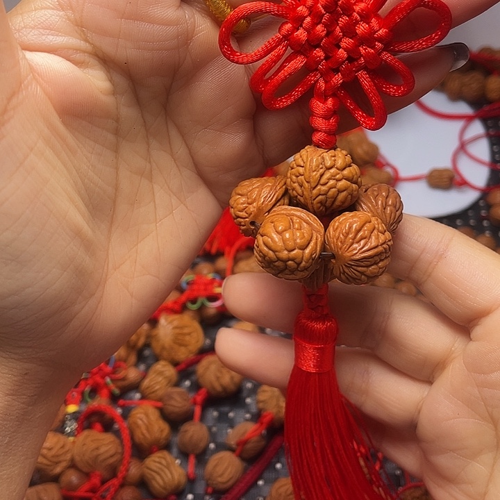 木质类龙纹桃枭挂件