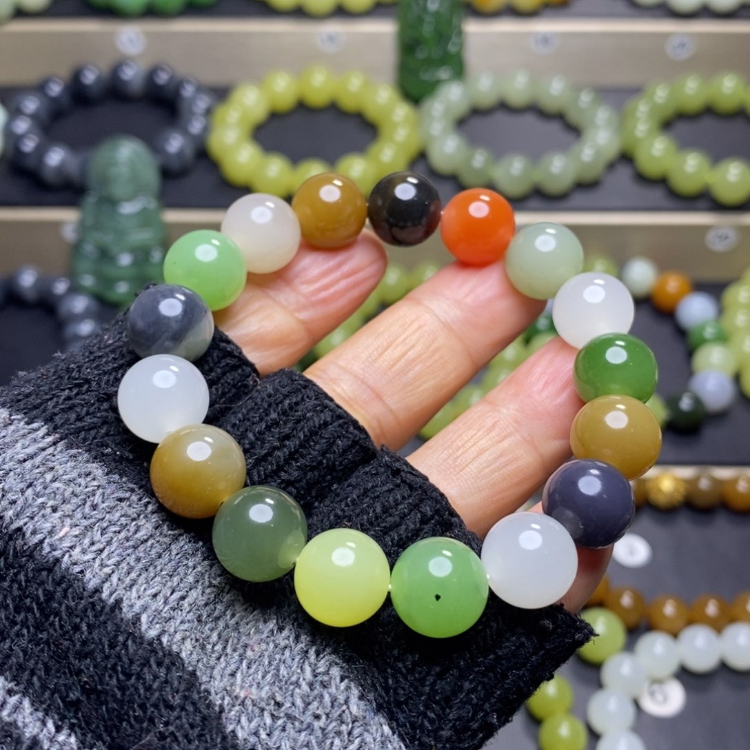 和田玉未镶嵌手串