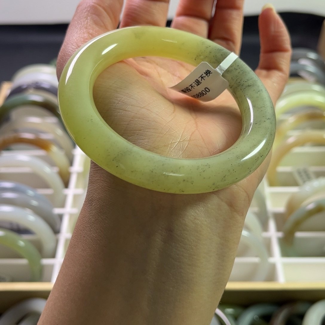 和田玉未镶嵌手镯57圈口