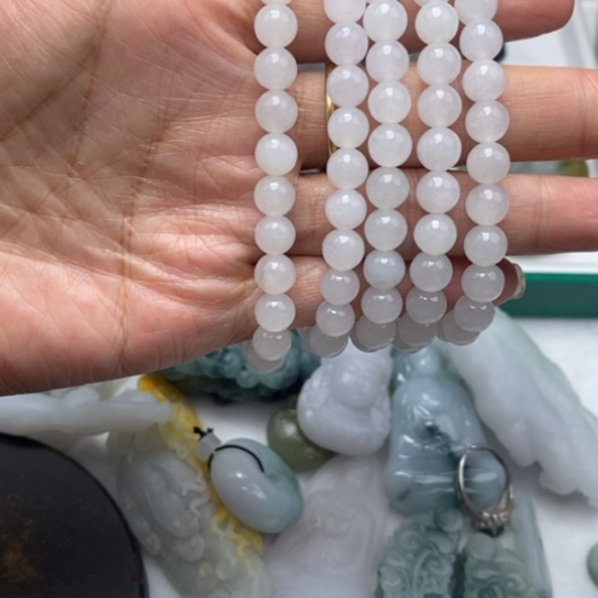 翡翠未镶嵌胸饰女士手串