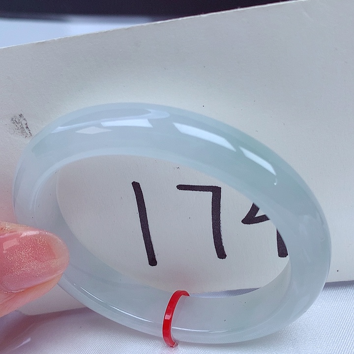 翡翠手镯（贵妃镯）未镶嵌翡翠