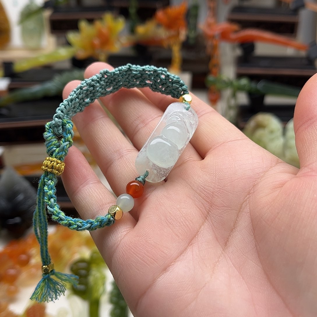 蛇纹石玉未镶嵌岫玉挂坠