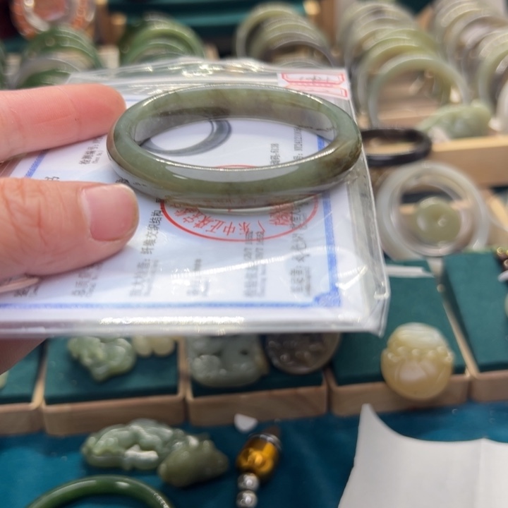 和田玉手镯未镶嵌55.5圈围10121