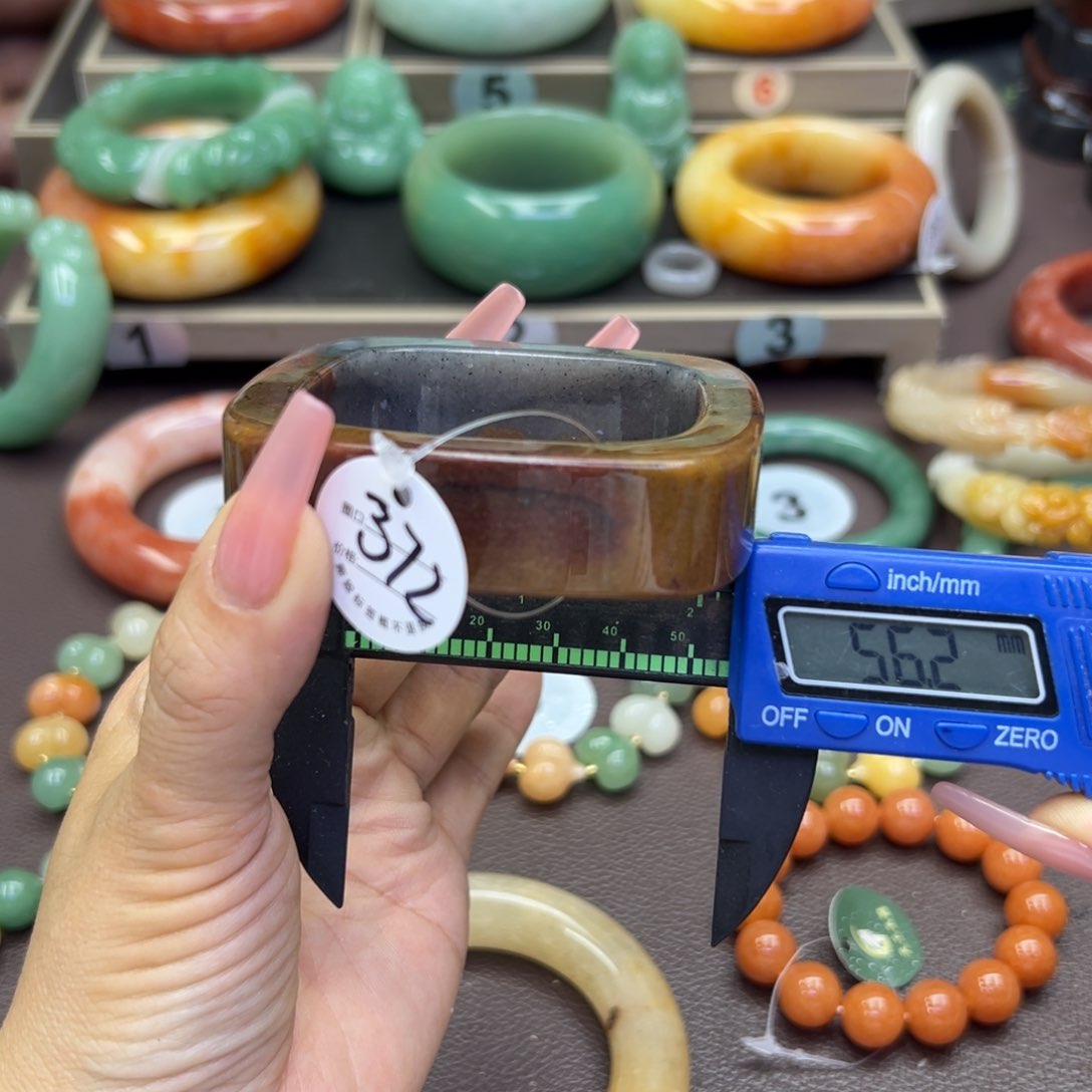 未镶嵌手镯石英岩玉