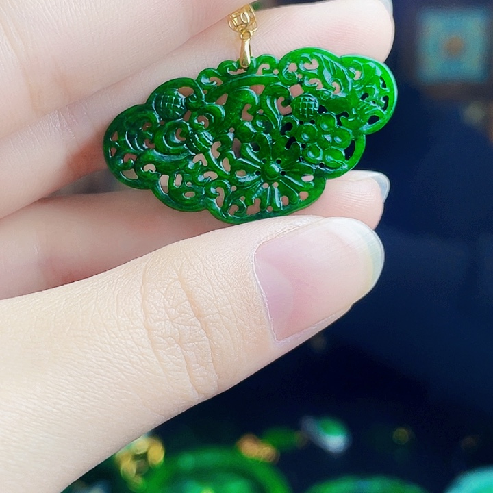 翡翠18K金镶嵌颈饰多样性