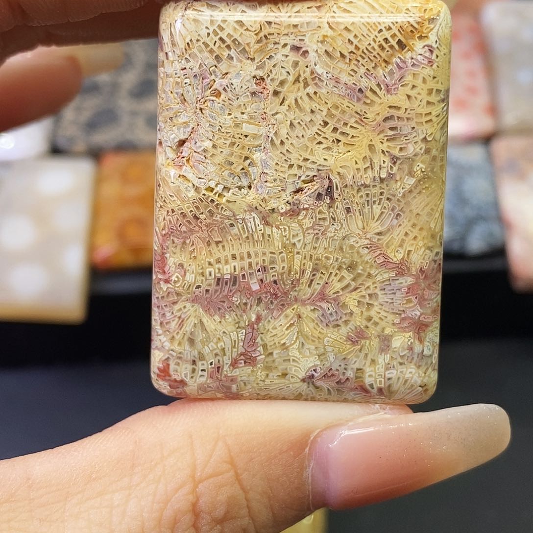 硅化玉颈饰合金瓶****乐