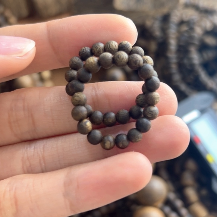 沉香碎屑沉香0.4圆珠戒指