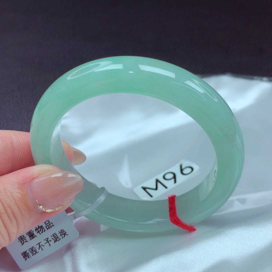 翡翠手镯未镶嵌手镯88