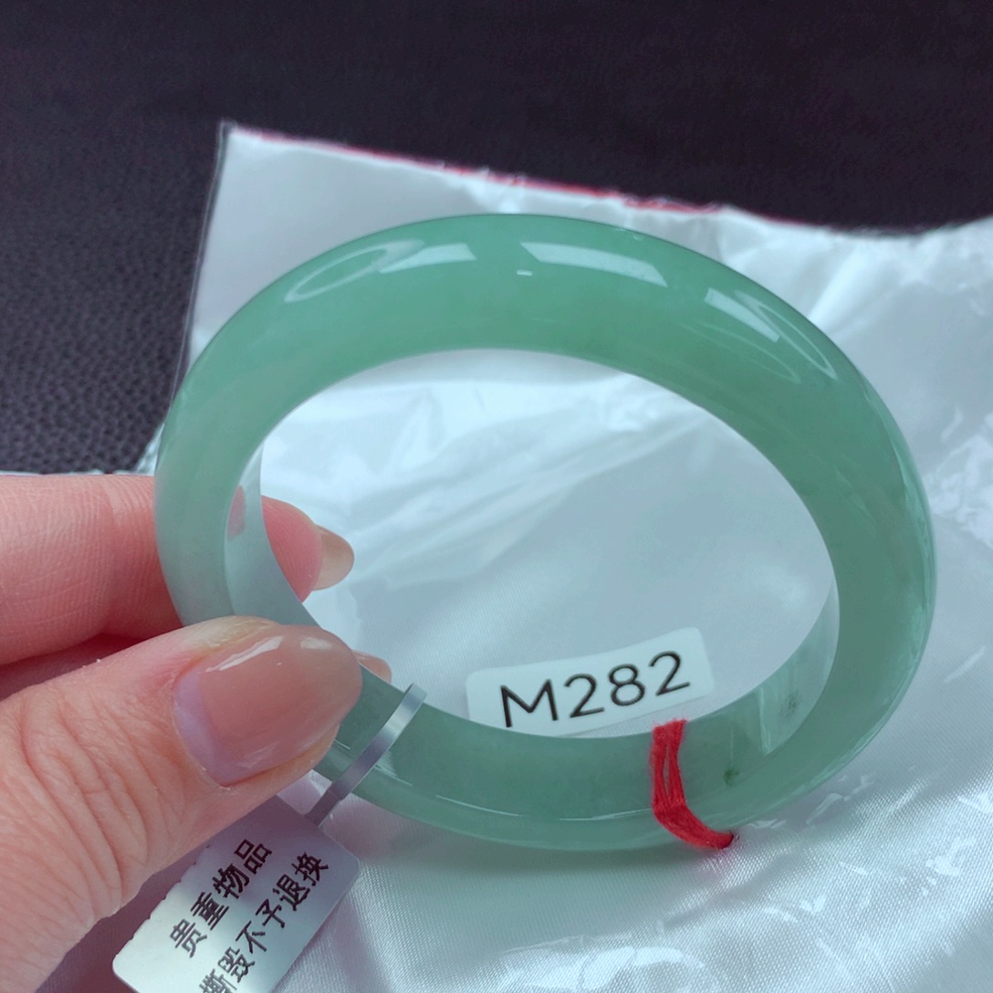 翡翠手镯未镶嵌手镯88