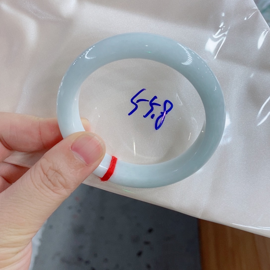 翡翠未镶嵌手镯翡翠