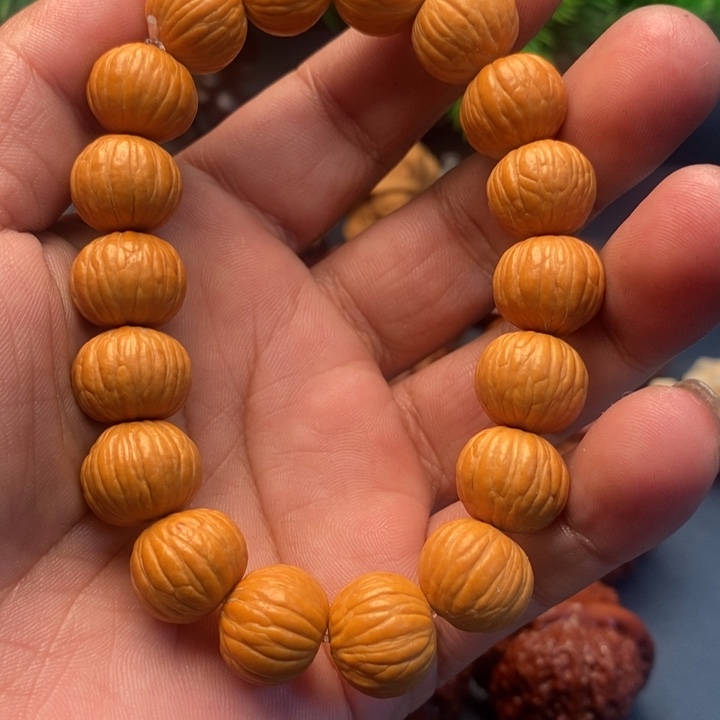 诺***乌吊坠文玩核桃手串