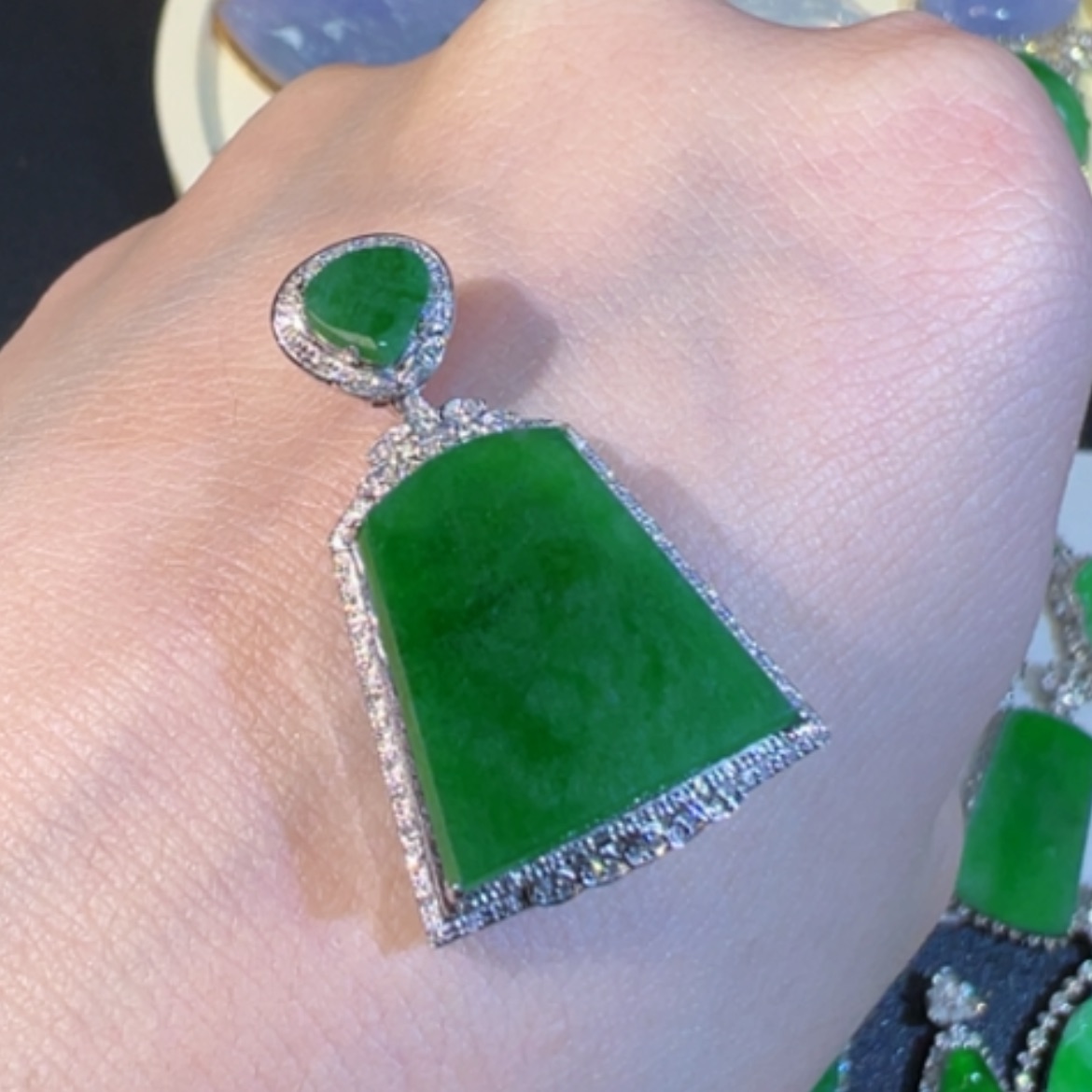 【闪购商品】翡翠颈饰18K金镶嵌缅甸翡翠无事牌