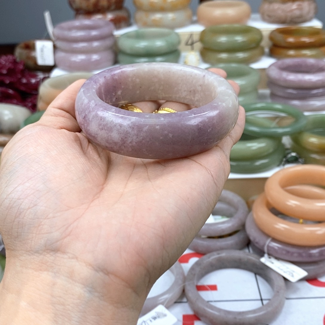 石英质玉手镯未镶嵌皮****飞