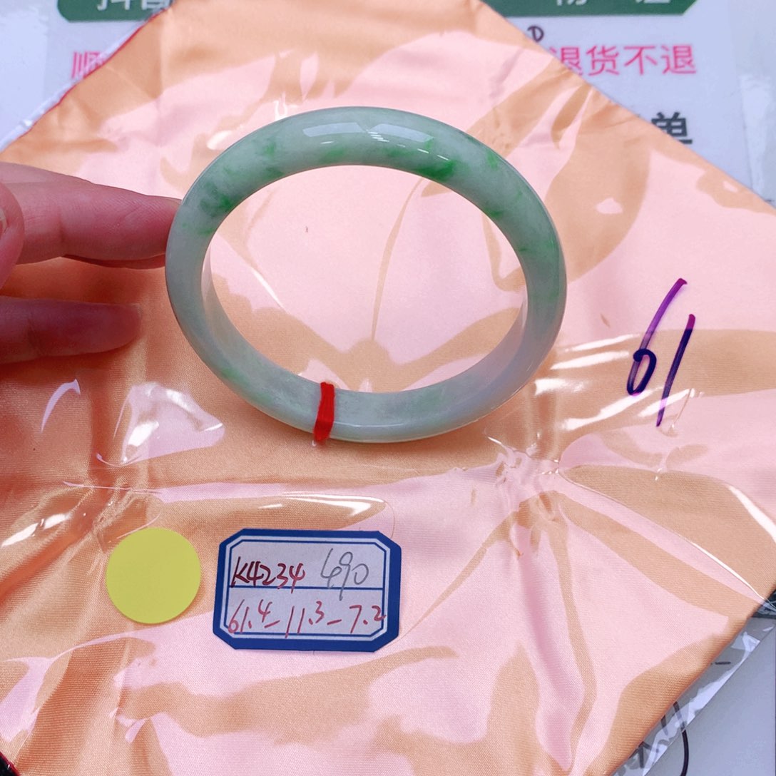 未镶嵌手镯翡翠缅甸翡翠手镯