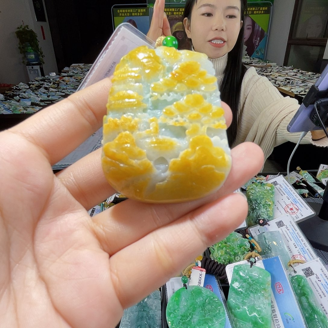 颈饰未镶嵌翡翠一