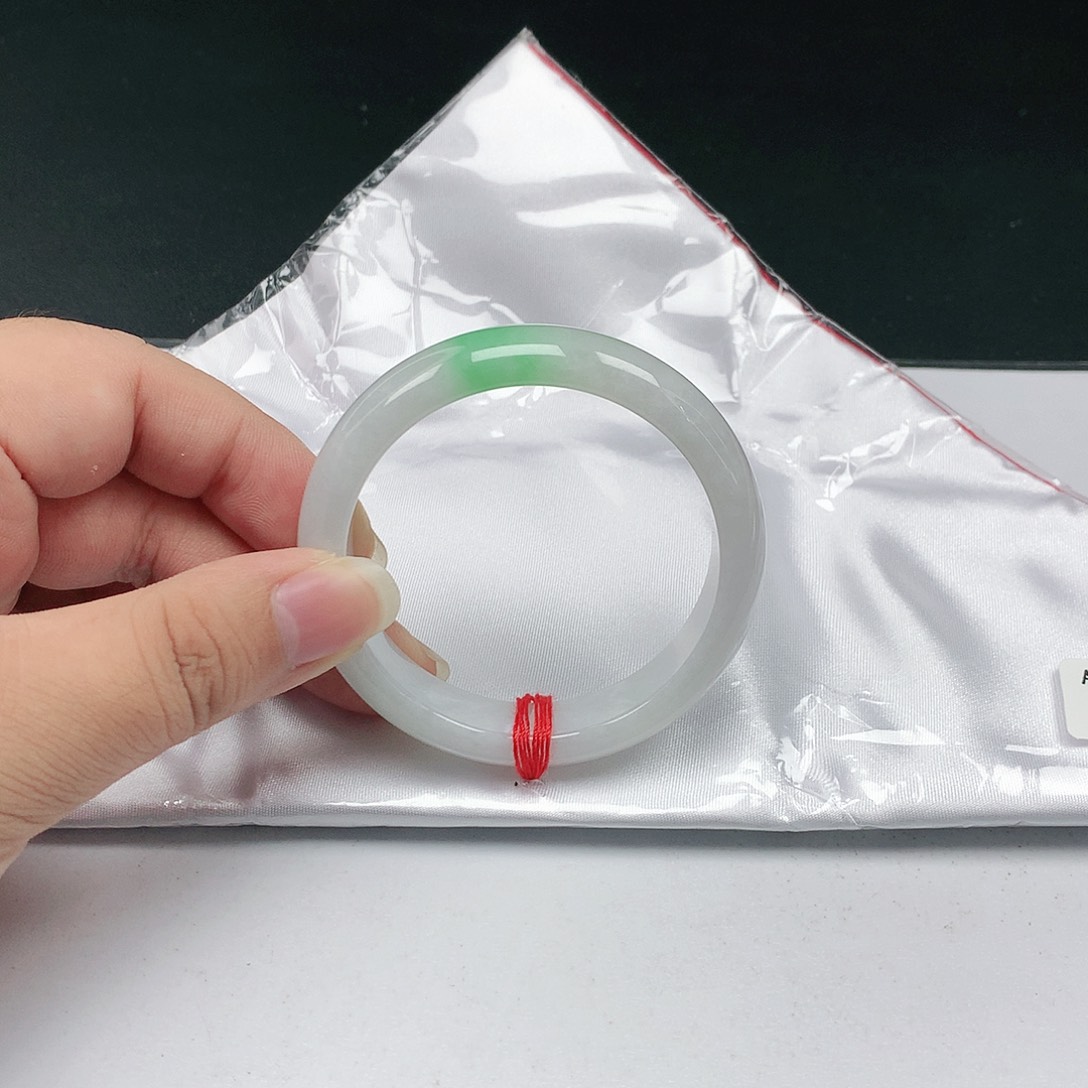 翡翠手镯未镶嵌翡翠406