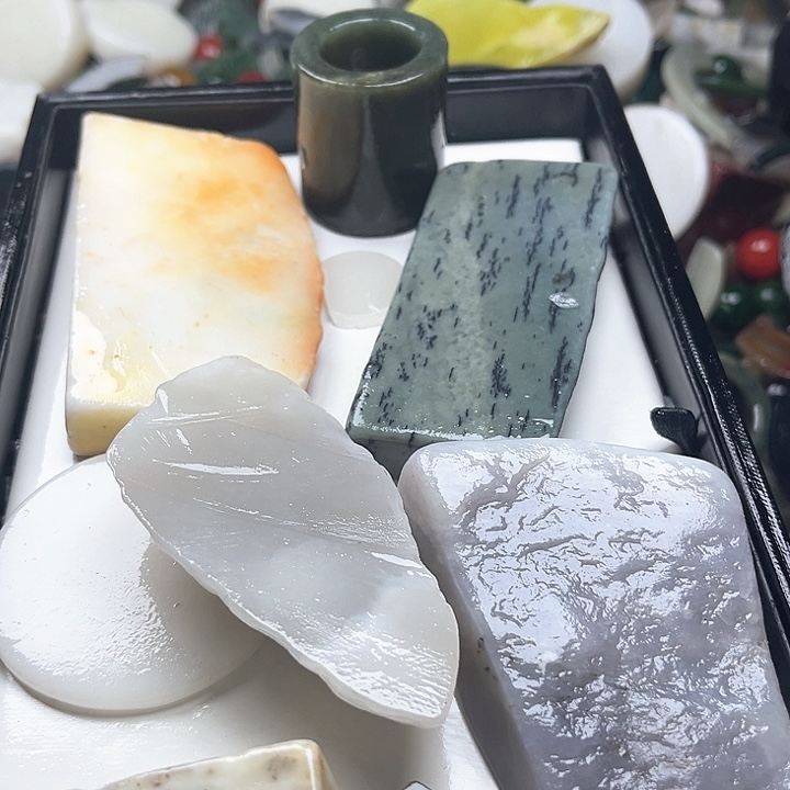 和田玉（糖玉）和田玉边角料 9K金镶嵌昆*行