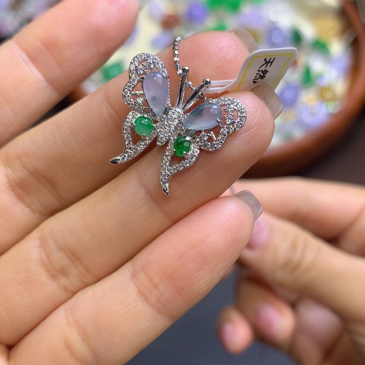 翡翠颈饰银S925镶嵌翡翠吊坠