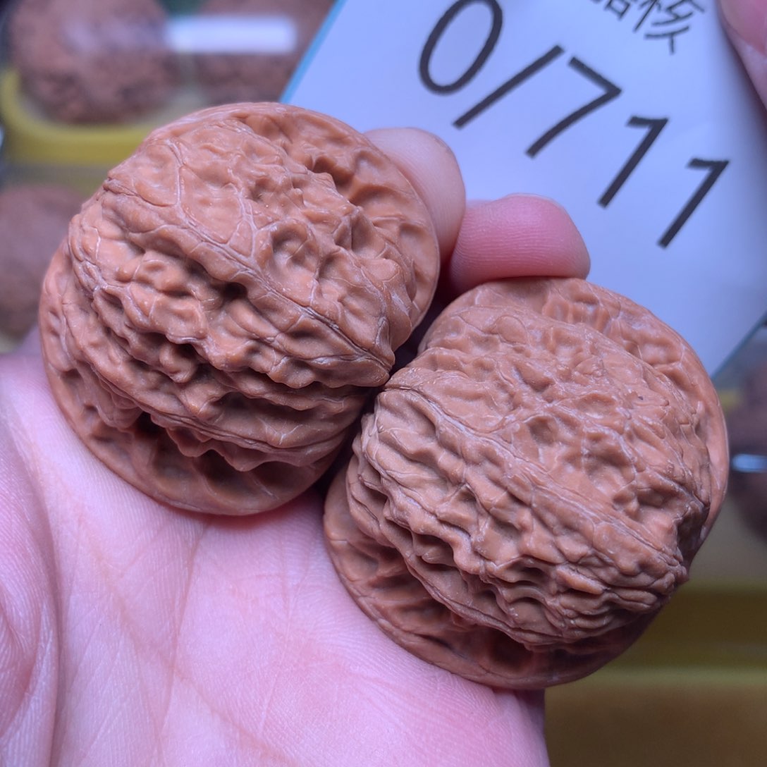 文玩核桃把件山地正磨40