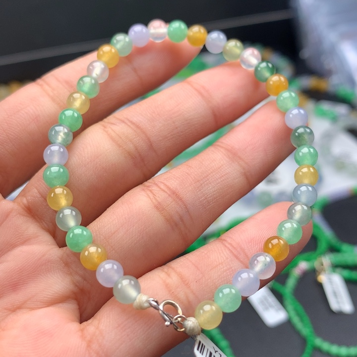 翡翠手镯未镶嵌卡