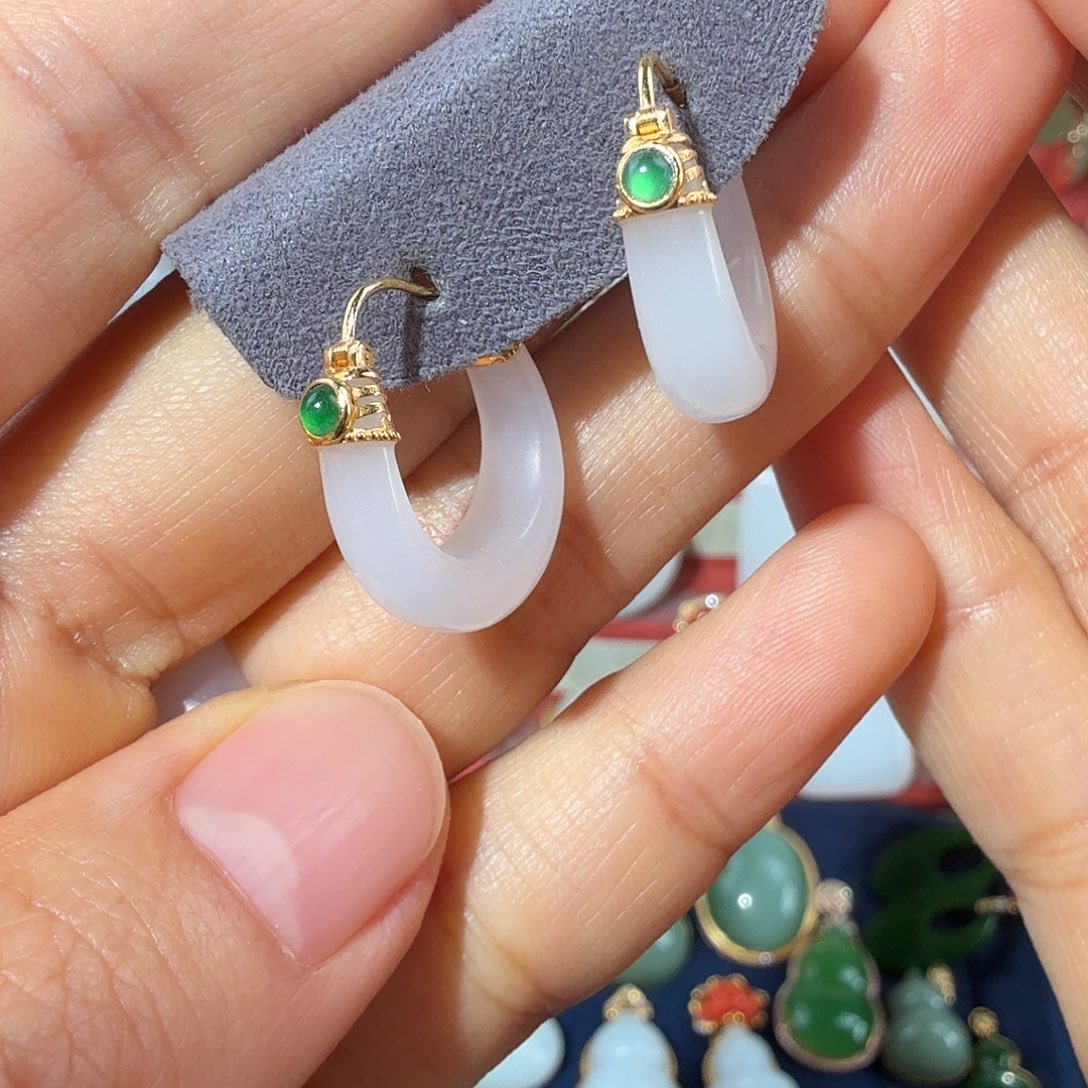 和田玉18K金镶嵌颈饰