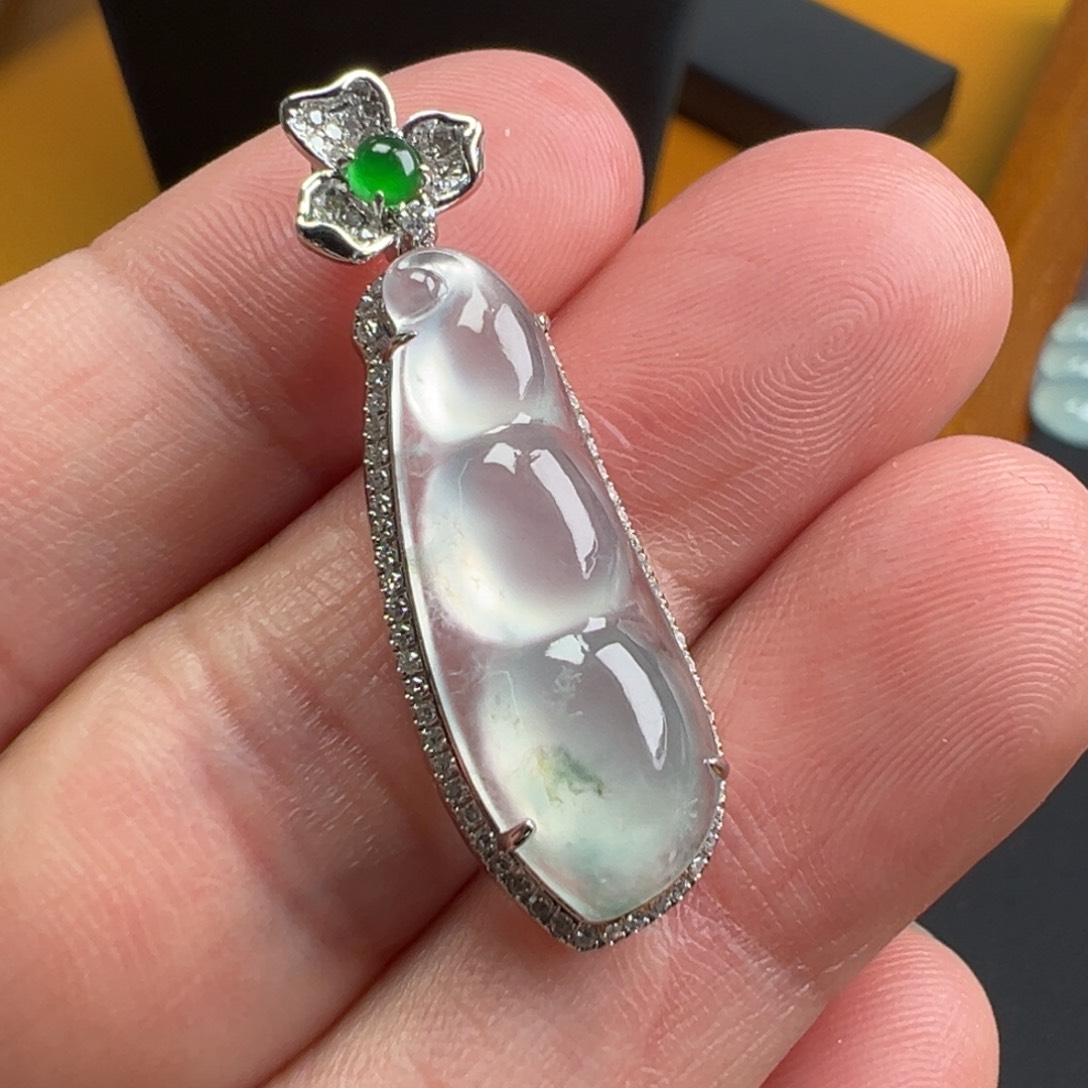 翡翠颈饰18K金镶嵌豆子25.4