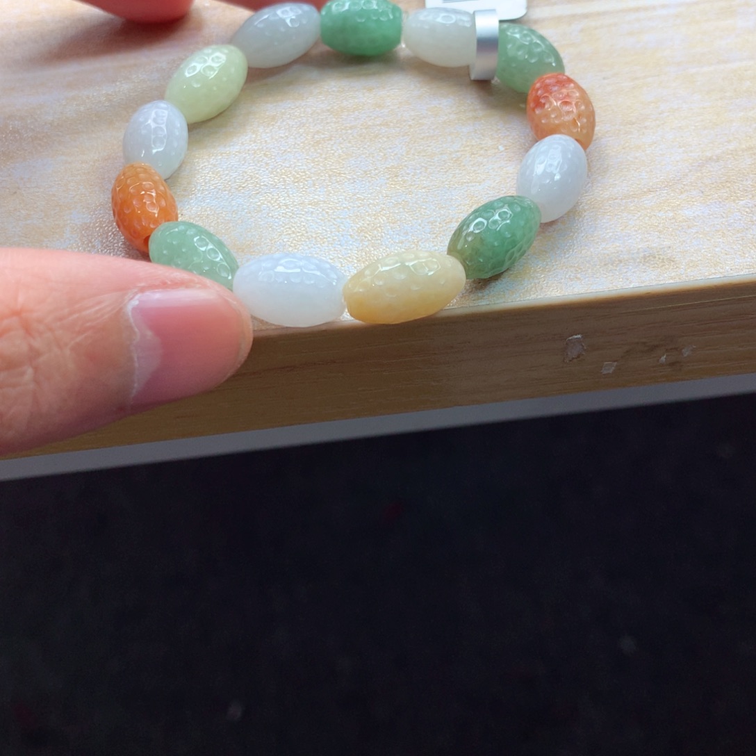 翡翠颈饰未镶嵌吊坠