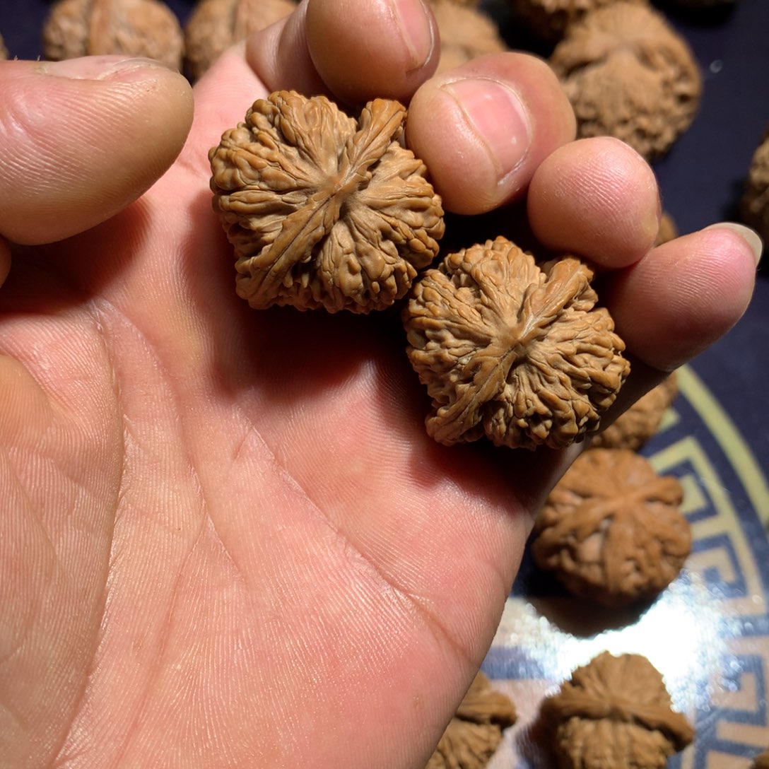 得***惹文玩核桃把件四座楼32