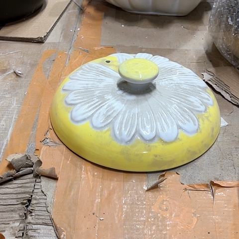 微瑕，不明火，口径20.5黄花盖