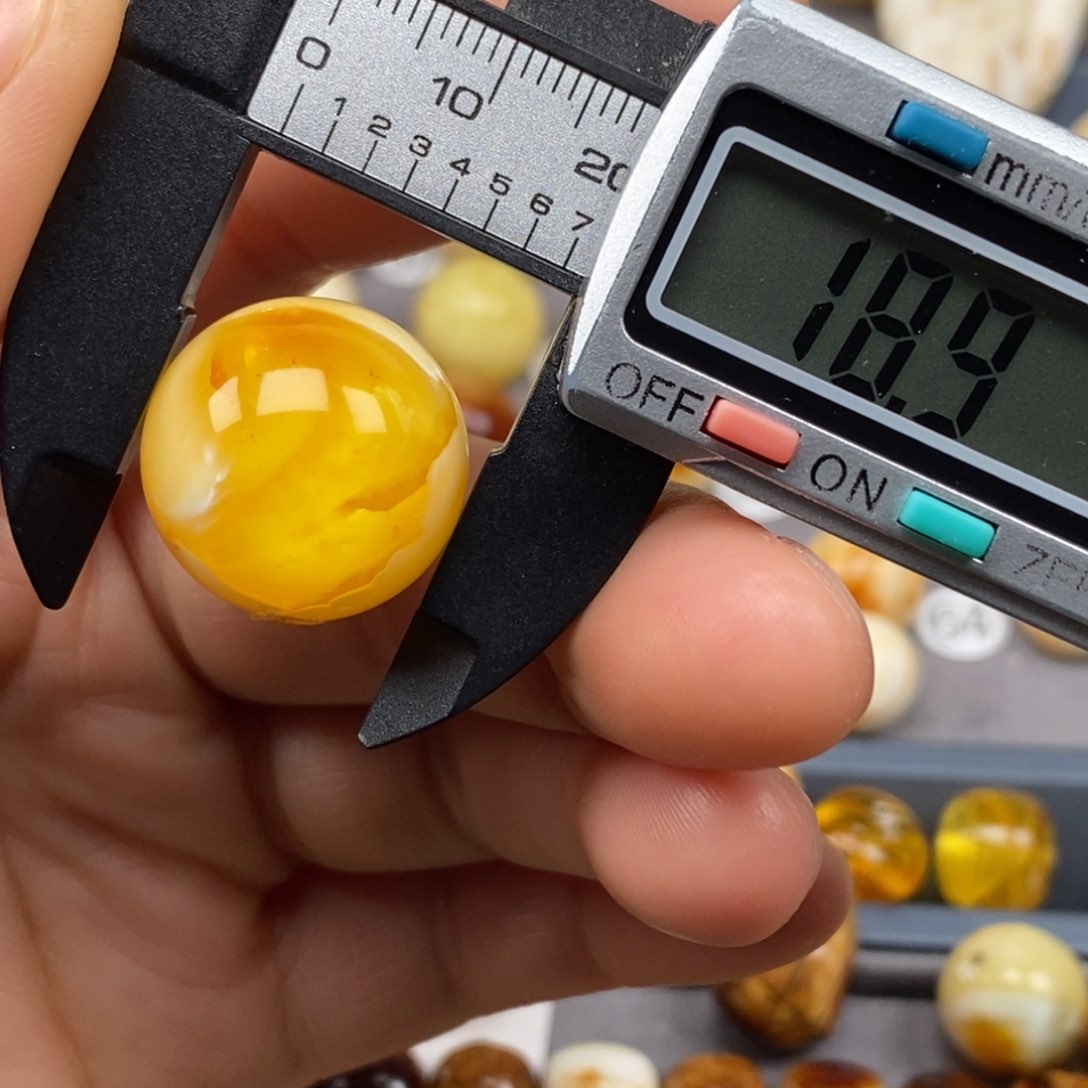 蜜蜡珠宝奇石未镶嵌