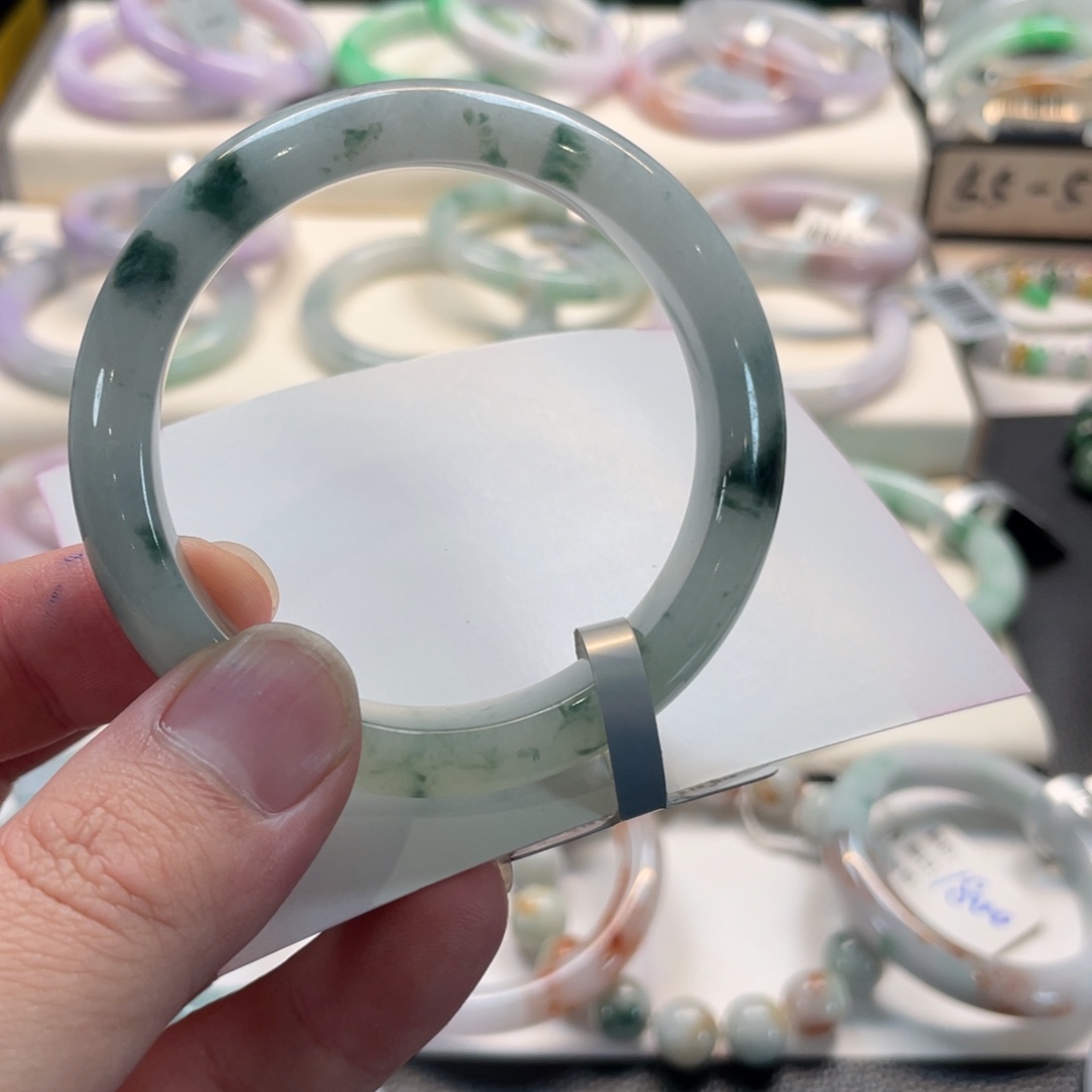 彦***翡翠未镶嵌手镯54正圈 棉线