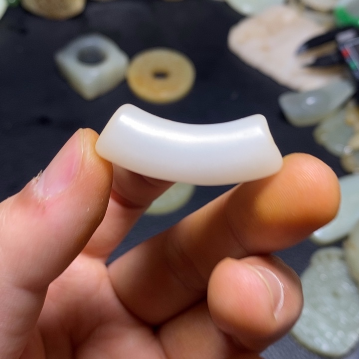 颈饰未镶嵌和田玉