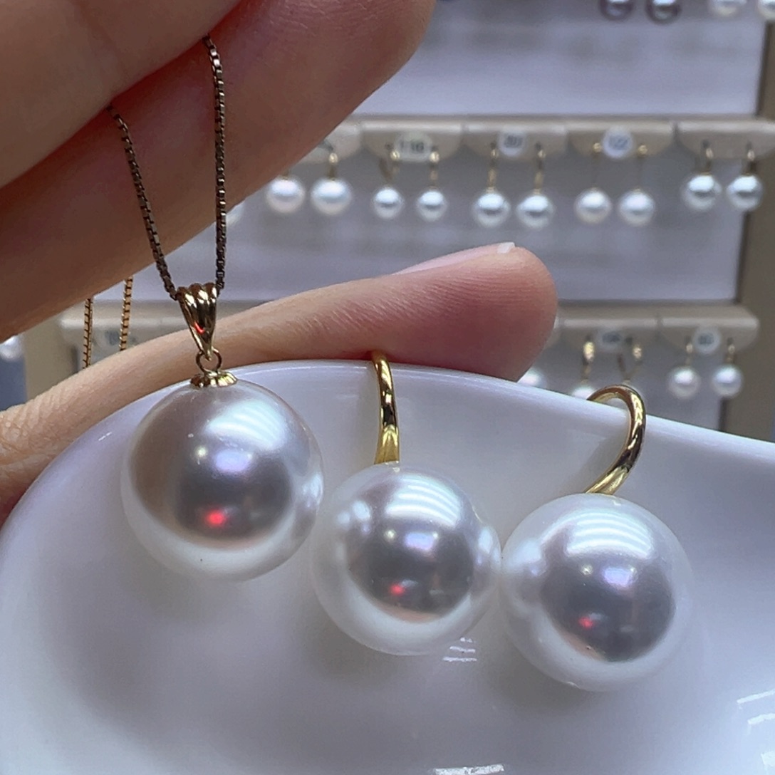 淡水珍珠18K金镶嵌吊坠(赠链)