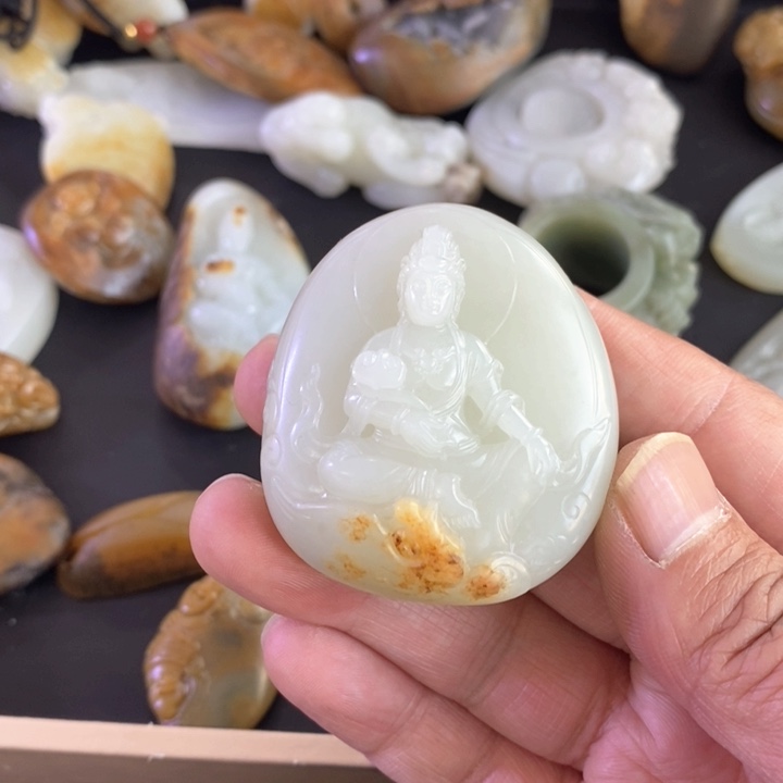 和田玉颈饰未镶嵌