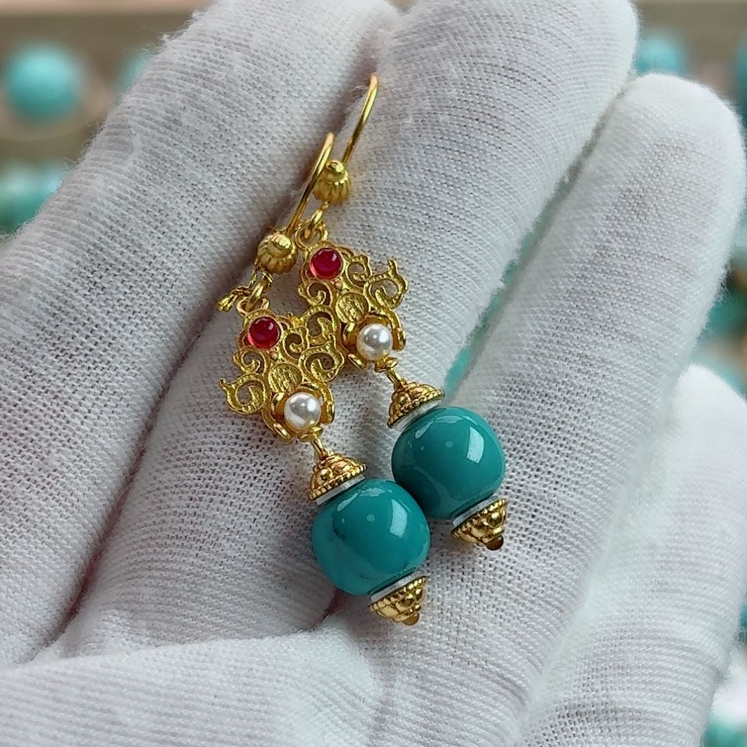 绿松石未镶嵌珠宝奇石