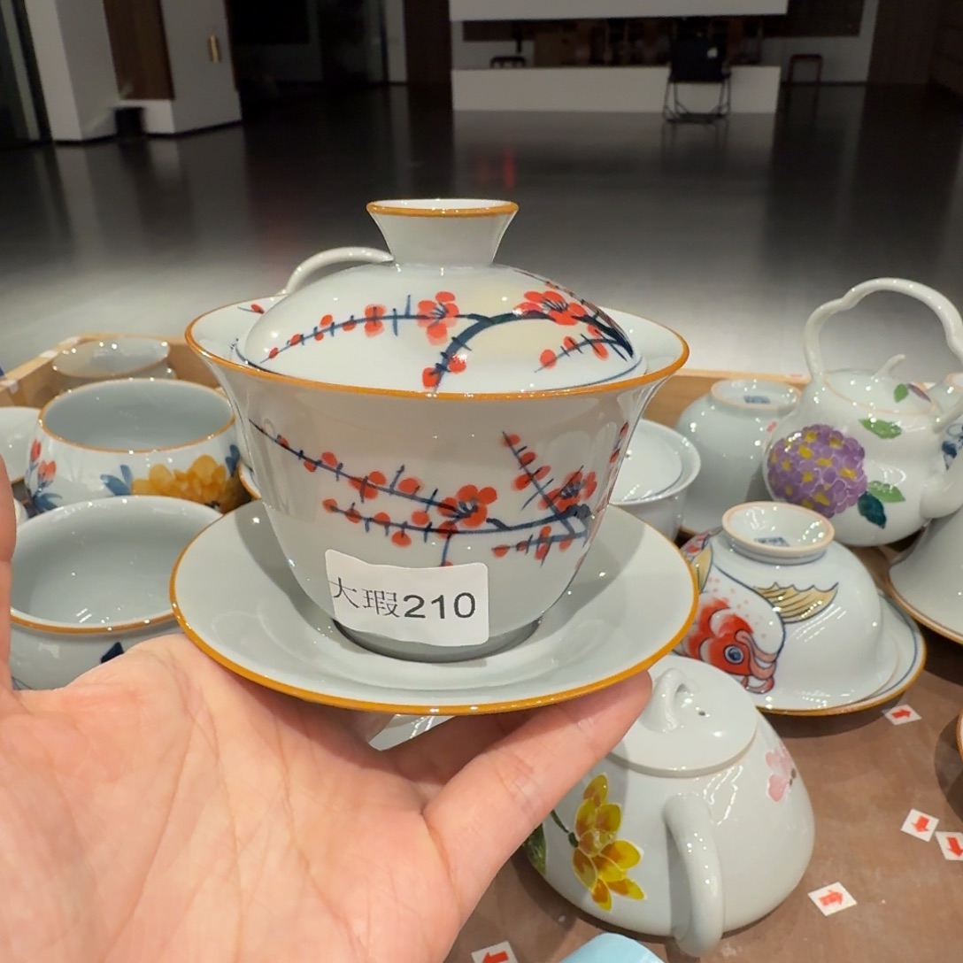 釉下手绘茶具微瑕